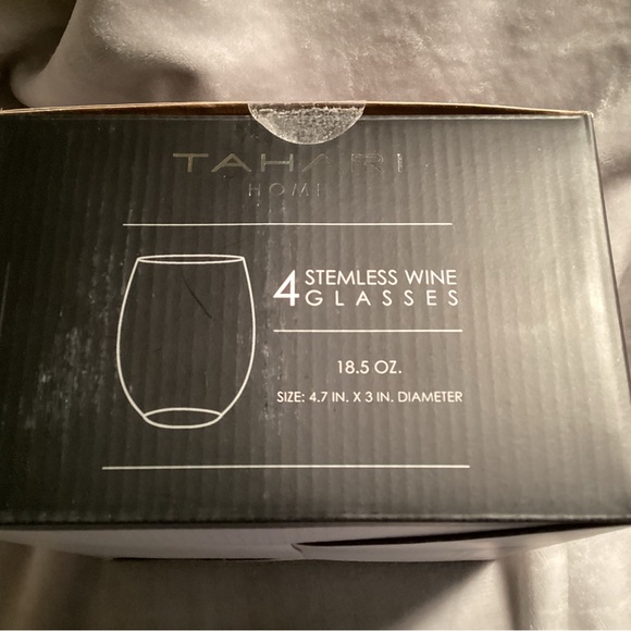 Tahari stemless set of 4 wine glasses. NIB. New in Box - Picture 5 of 7